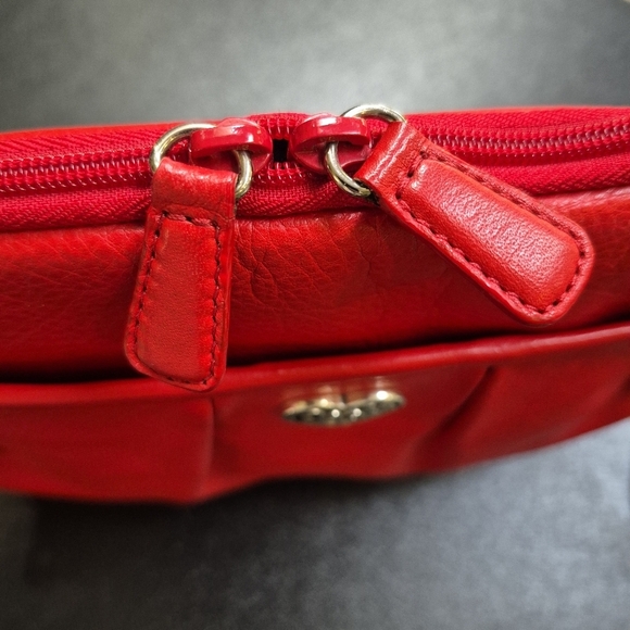 Brighton Red Pleated Leather Crossbody w/ Adjustable Strap and Padded Sides - Picture 10 of 14